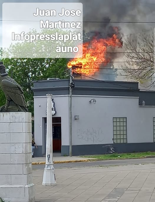 Incendio en un local gastronómico de La Plata: rápida intervención evitó una tragedia