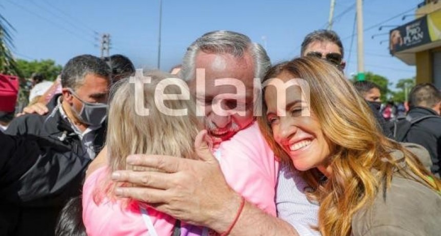 El Presidente visitó José C. Paz junto a la candidata Victoria Tolosa Paz