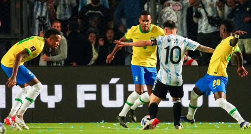 La Selección Argentina de Messi empató con Brasil, pero igual se metió en el Mundial: los trece clasificados para Qatar 2022