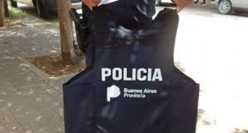 Policía  denuncia robo de su arma reglamentaria y chaleco luego declaró que los vendio