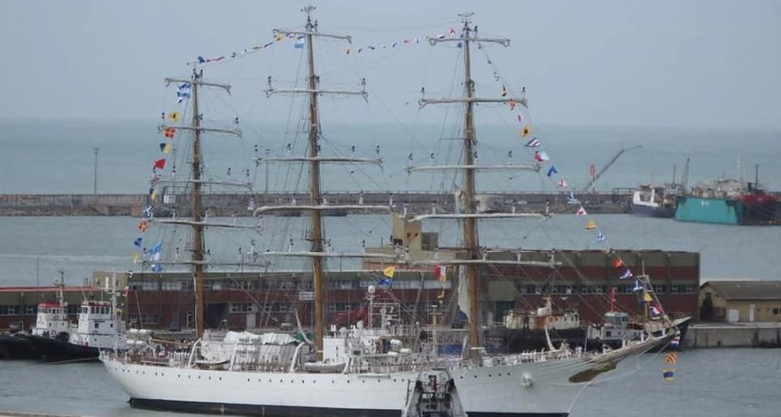 Arribó a Mar del Plata la Fragata Libertad 