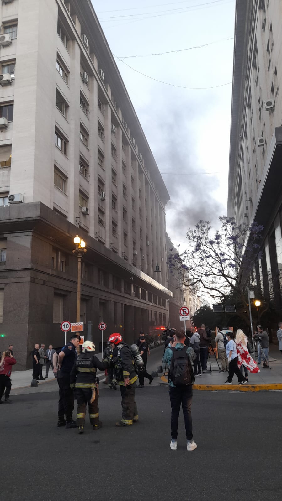 URGENTE FUEGO EN EL MINISTERIO DE ECONOMIA