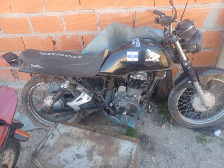  La Plata: denunció que le robaron la moto en el patio de su casa mientras dormía