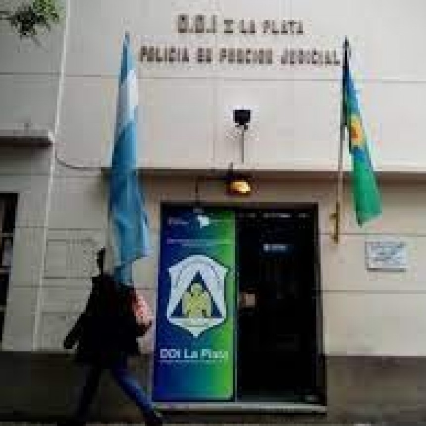 Detienen a un profesor por abusos sexuales a alumnos de básquet en La Plata