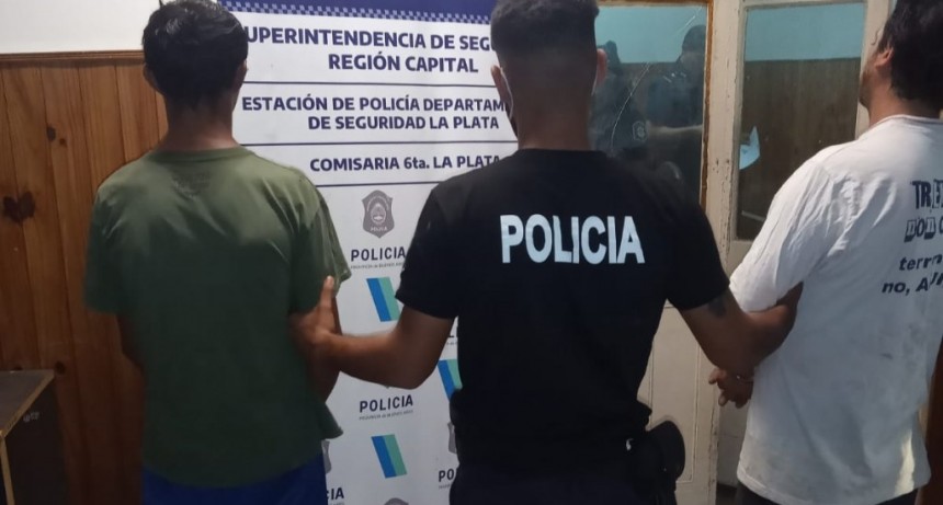 QUERÍAN ADORNAR EL JARDÍN, FUERON DETENIDOS