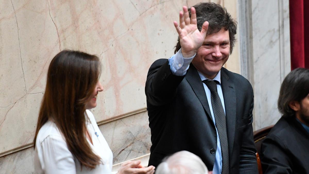 A 40 años de la recuperación democrática, asume Javier Milei como Presidente de la Nación