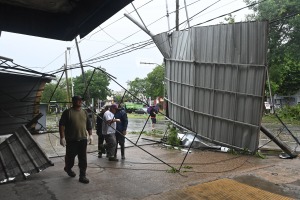 Temporal en CABA: 16 heridos, 363 árboles caídos, apagón y más de 100 vuelos cancelados