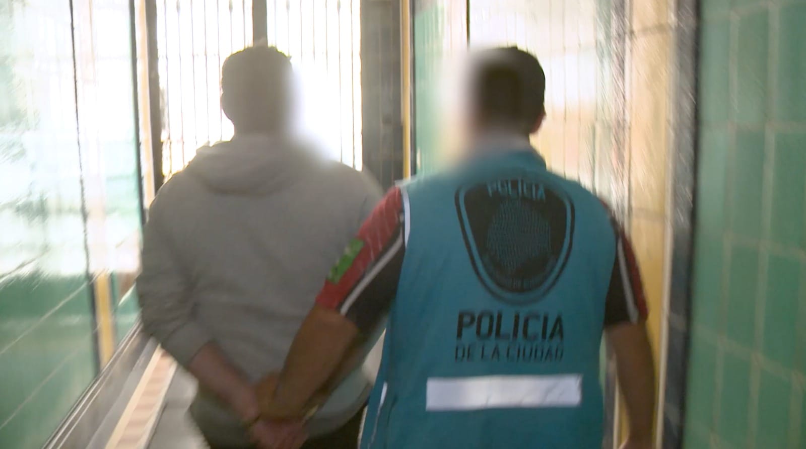 Cayó un proxeneta en Monserrat: 