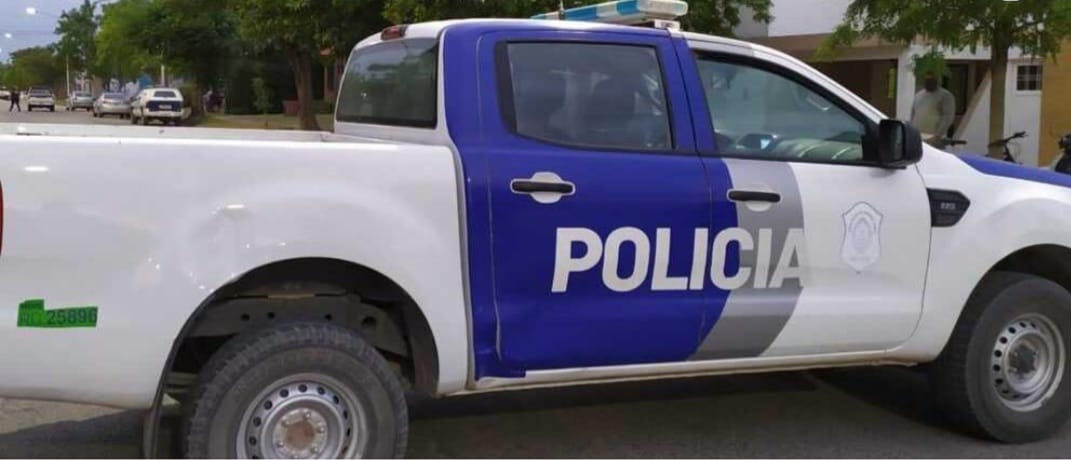  Una joven denunció que la drogaron, violaron y tiraron de un auto.