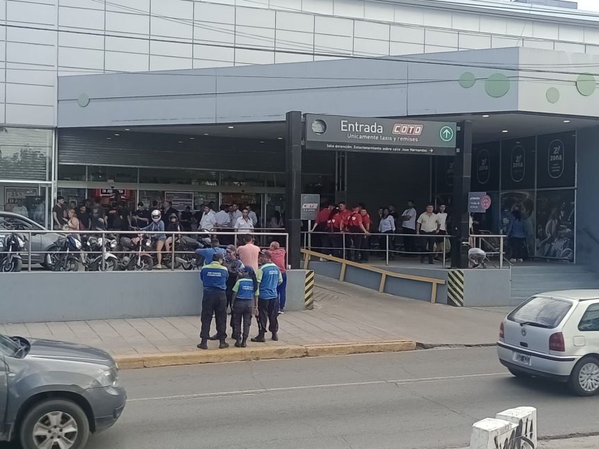 Escobar denunciará penalmente a sucursal de cadena de supermercados Coto por impedir una clausura