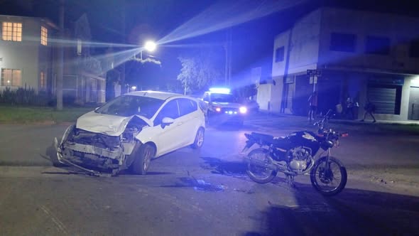 HOMICIDIO CULPOSO EN LA PLATA: UN MOTOCICLISTA MURIÓ TRAS CHOCAR CON UN AUTO EN 22 Y 77